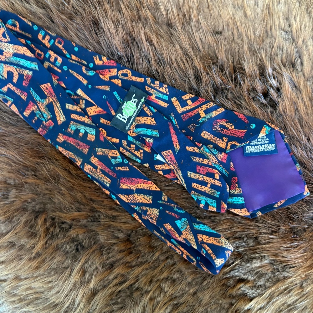 Vintage Beatles HELP! Silk Tie - Picture 5 of 5